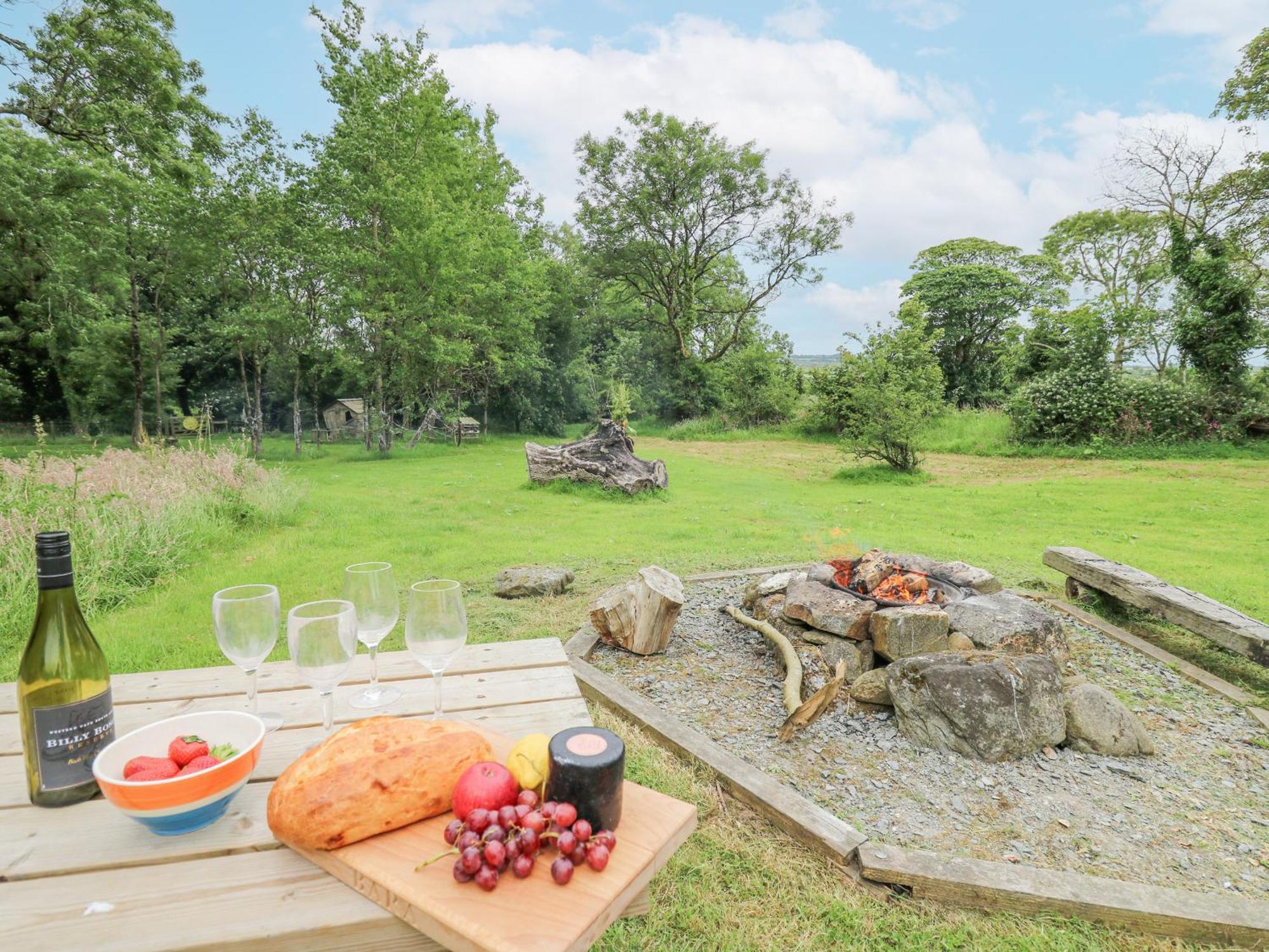 The Farmhouse Newport  Luaran gambar